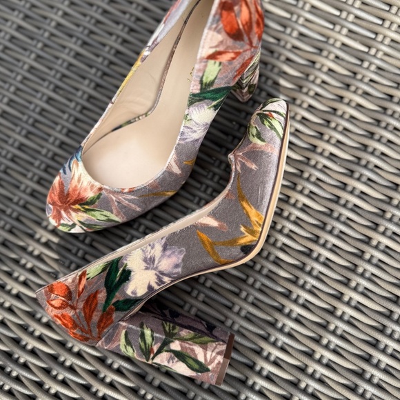 Nine West Floral Pumps - Size 7.5 - Picture 2 of 15